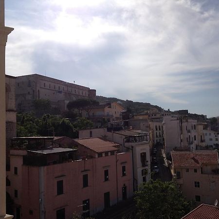 Guarinelli 88 Bed and Breakfast Γκαέτα Εξωτερικό φωτογραφία